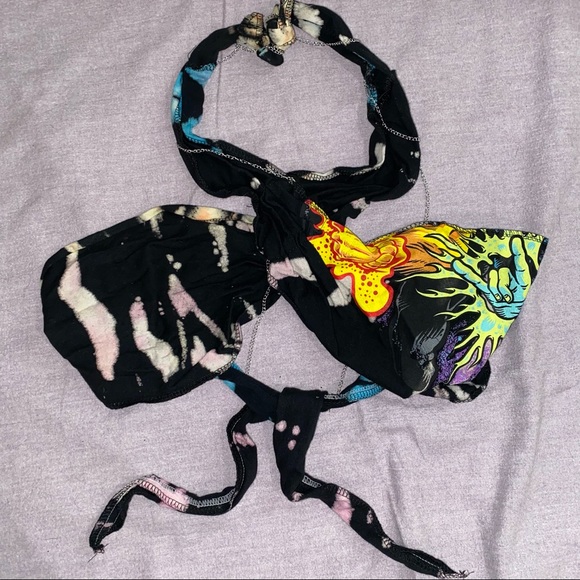 Crisscross Crop Top - Picture 2 of 2